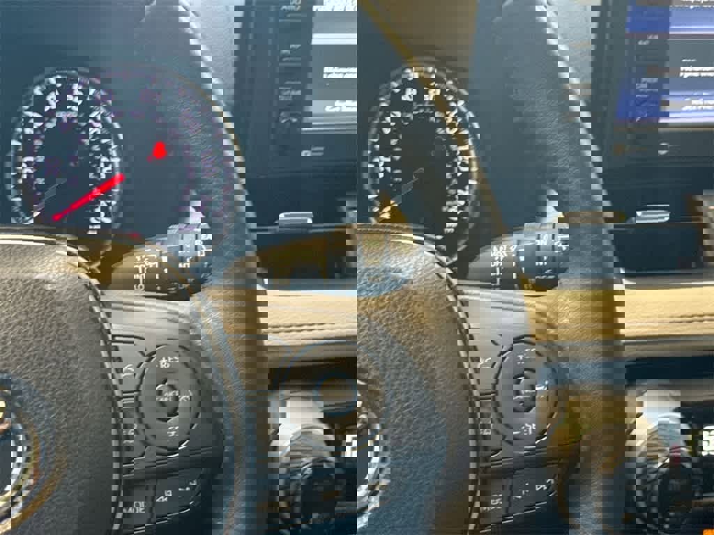 Used 2021 Toyota RAV4 XLE Premium image 26