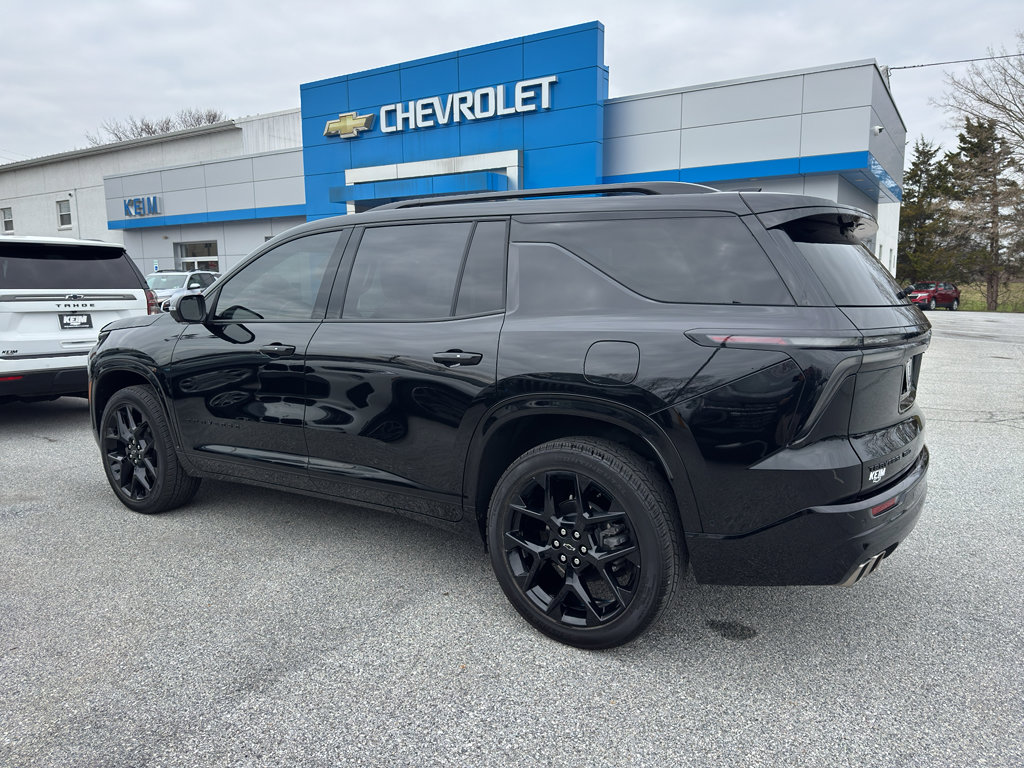 Used 2025 Chevrolet Traverse RS image 7