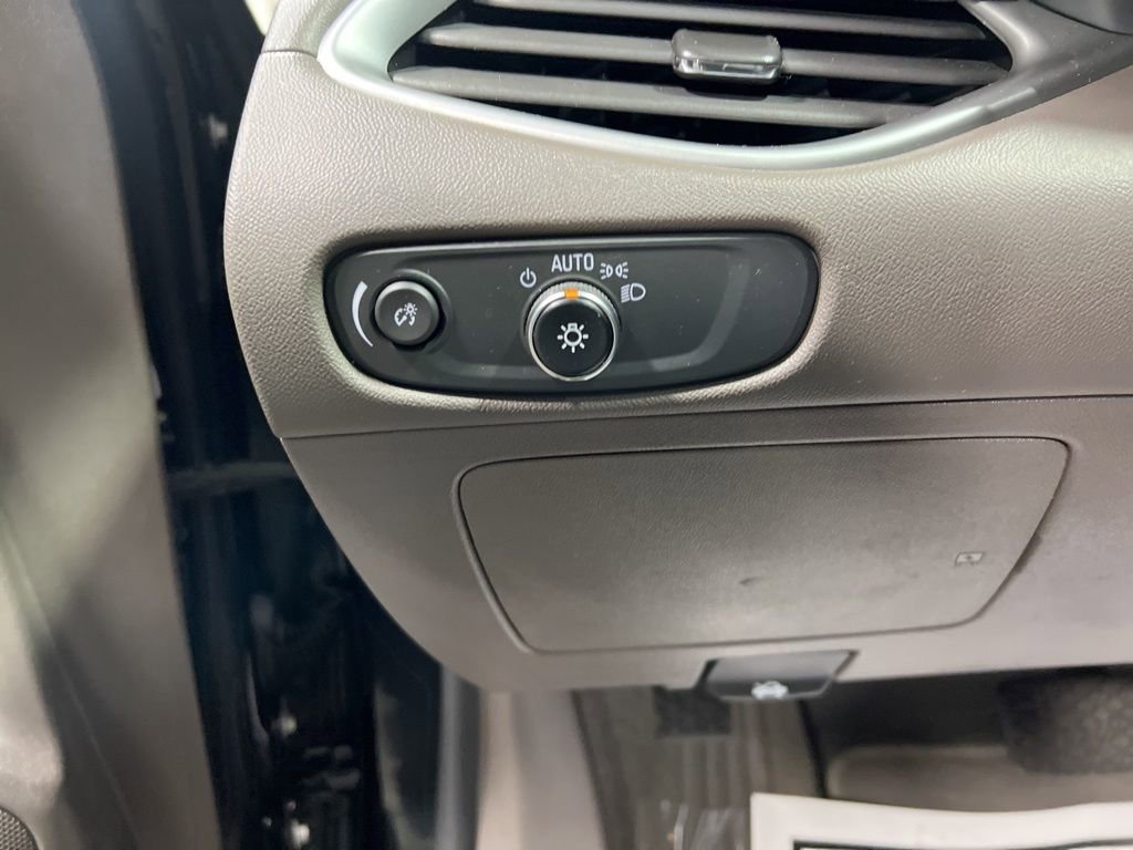 Used 2022 Chevrolet Malibu LS image 22