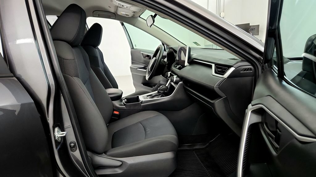 Certified 2024 Toyota RAV4 LE AWD/4WD image 17