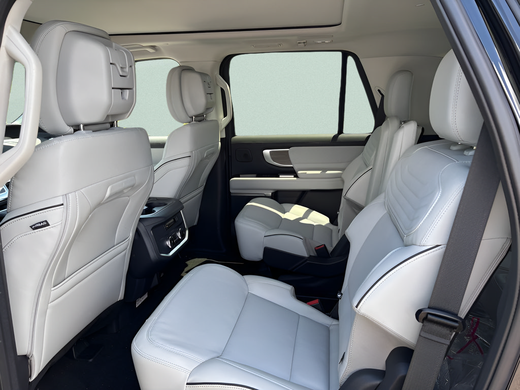 New 2026 Ford Expedition Platinum w/ Platinum Ultimate Package AWD/4WD image 5