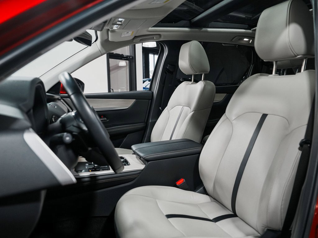 Used 2024 MAZDA CX-90 Plug-In Hybrid w/ Premium Pkg image 31