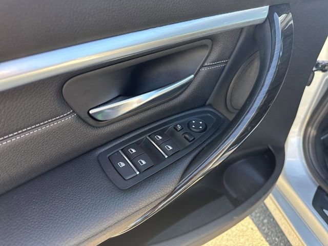 Used 2017 BMW 330e RWD image 19