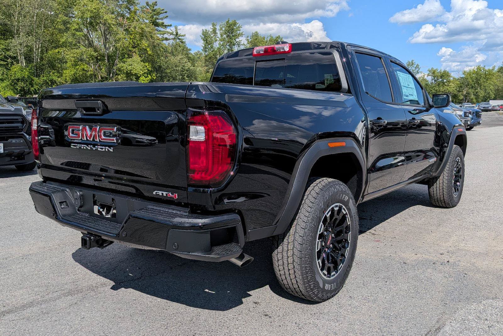 New 2026 GMC Canyon AT4 AWD/4WD image 7