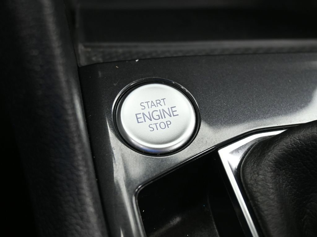 Used 2023 Volkswagen Tiguan SE image 28