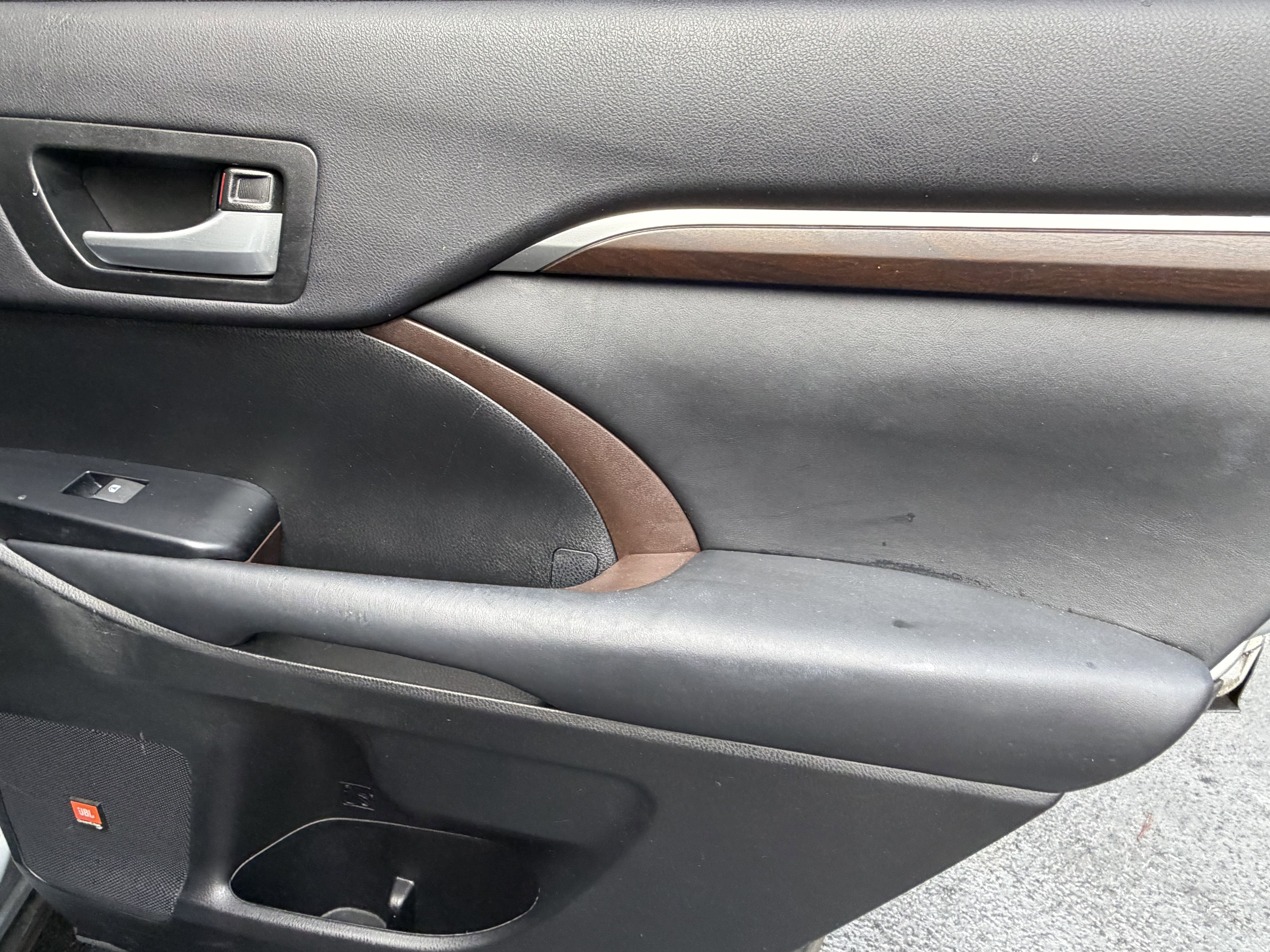 Used 2015 Toyota Highlander Limited AWD/4WD image 26