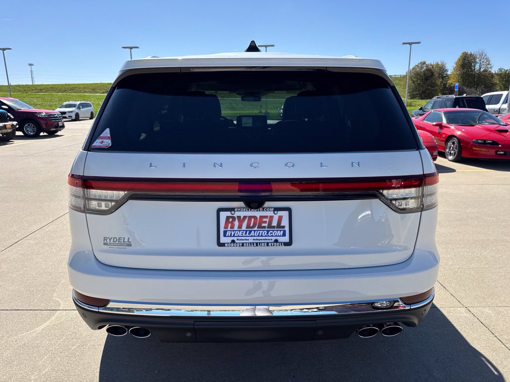 New 2027 Lincoln Aviator AWD image 16