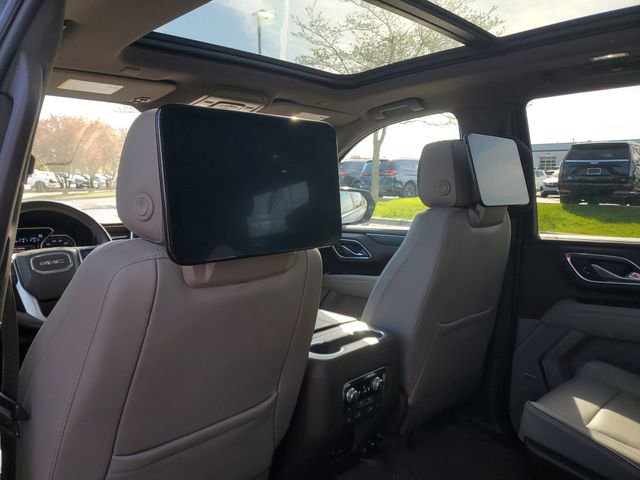 Certified 2021 GMC Yukon SLT w/ SLT Luxury Plus Package AWD/4WD image 11