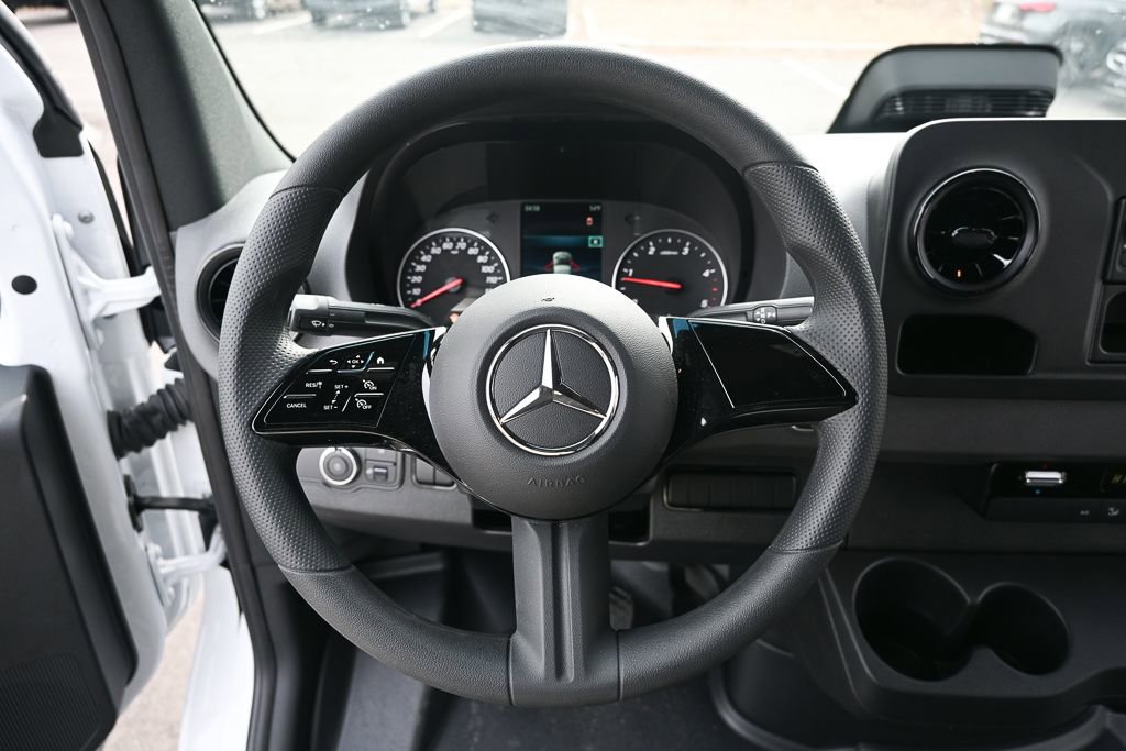 Used 2025 Mercedes-Benz Sprinter 2500 video 2