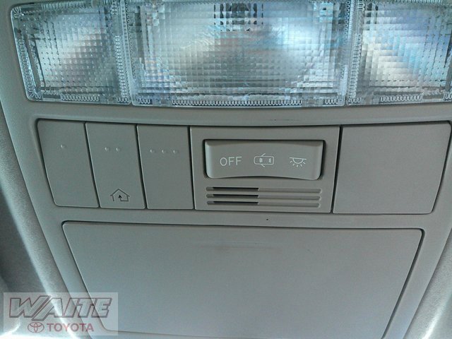 Used 2015 Toyota Venza LE image 16