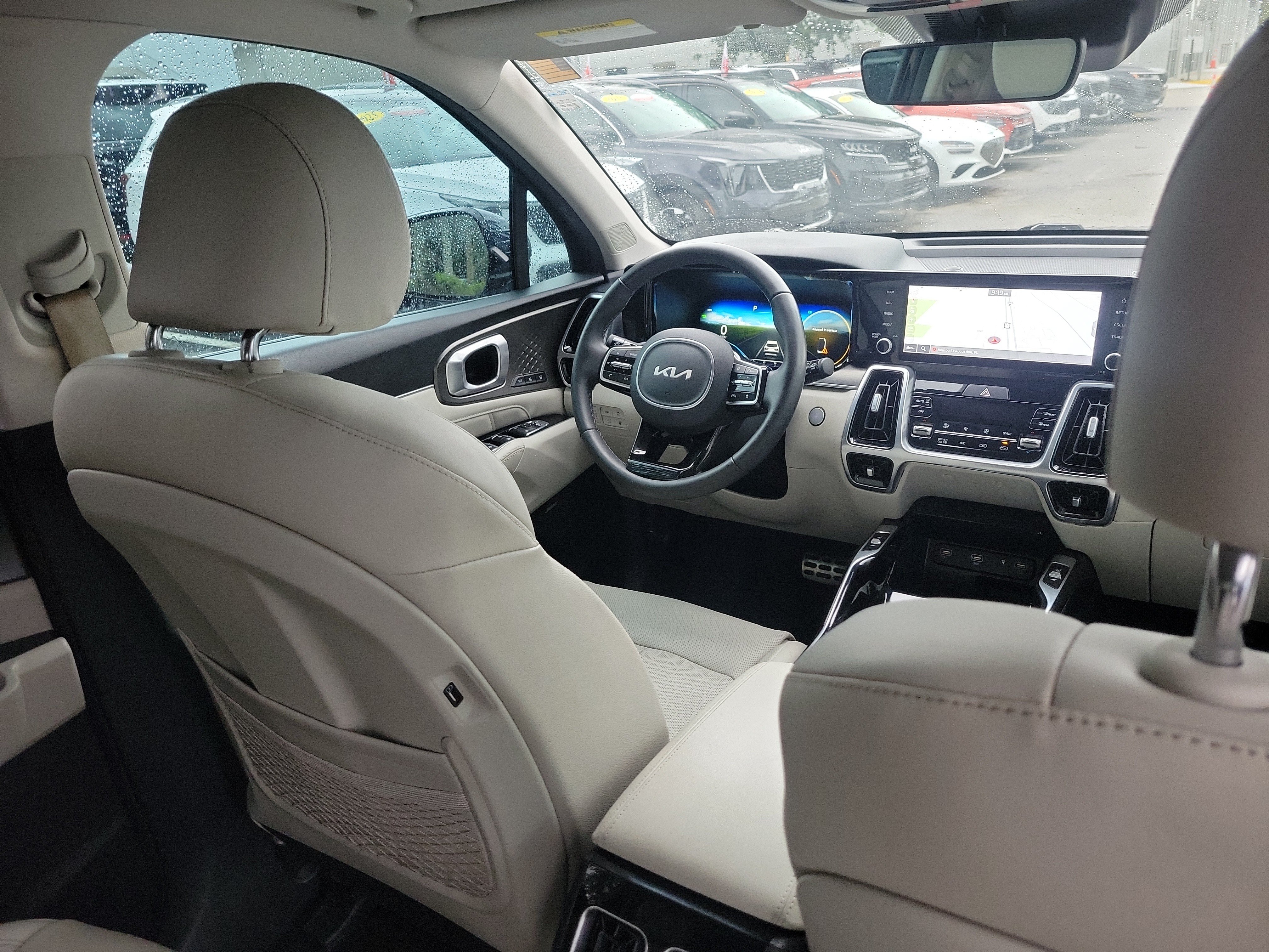 Certified 2022 Kia Sorento SX Prestige w/ Panoramic Sunroof Package AWD/4WD image 11