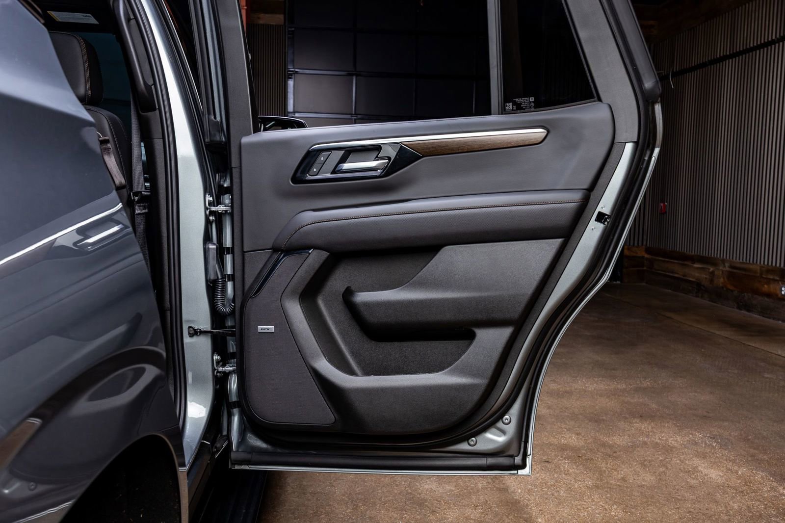 Used 2025 Chevrolet Tahoe High Country AWD/4WD image 40