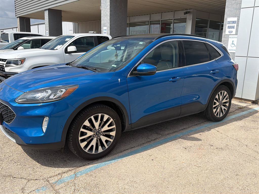 Used 2020 Ford Escape Titanium AWD/4WD image 2