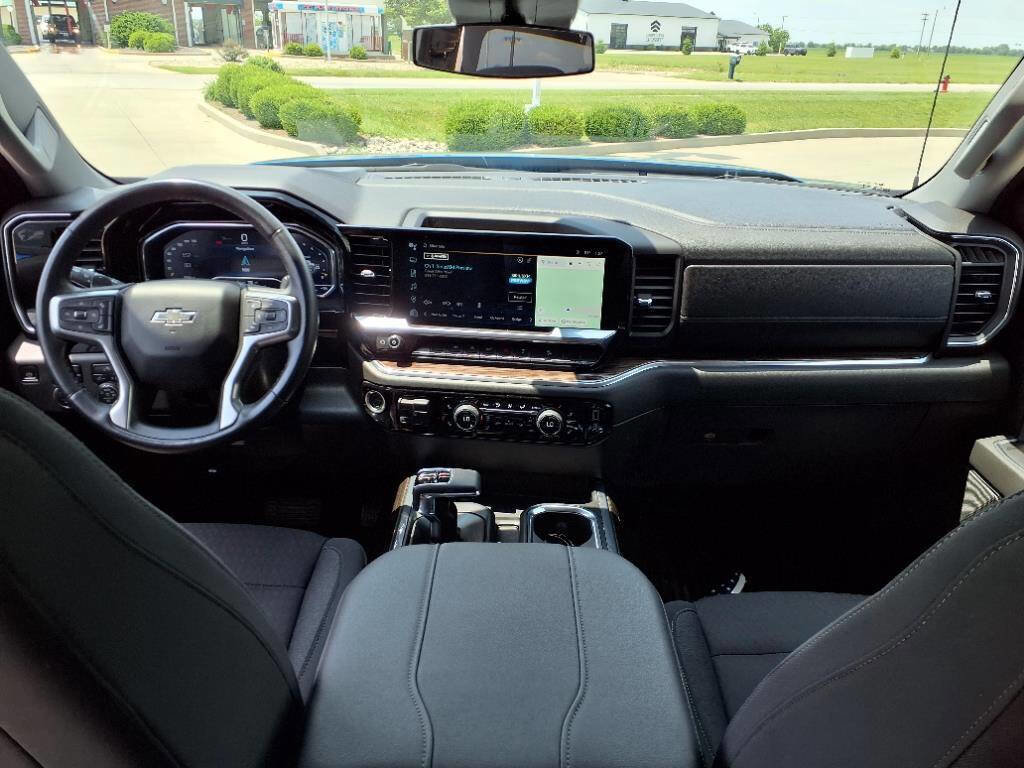 Used 2023 Chevrolet Silverado 1500 RST w/ Z71 Off-Road Package image 9