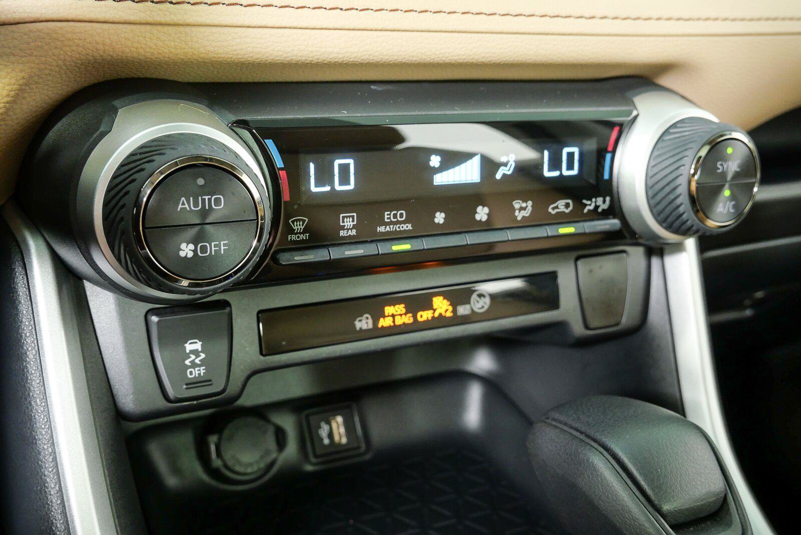 Used 2025 Toyota RAV4 XLE w/ Convenience Package AWD/4WD image 14