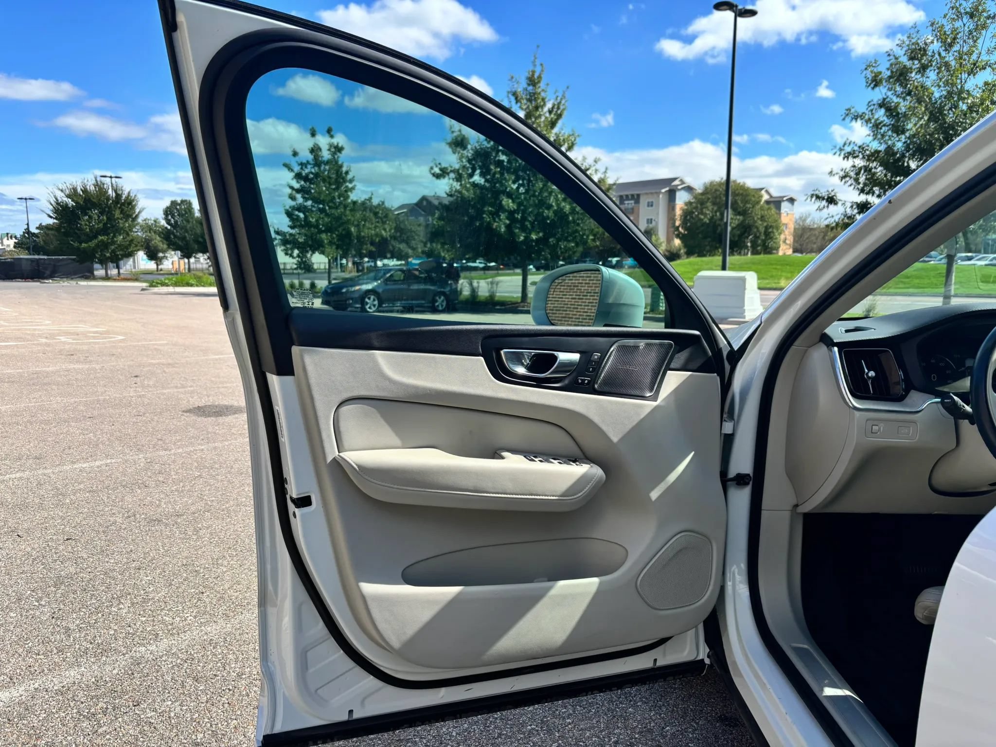 Used 2021 Volvo XC60 T5 Inscription w/ Advanced Package FWD image 17