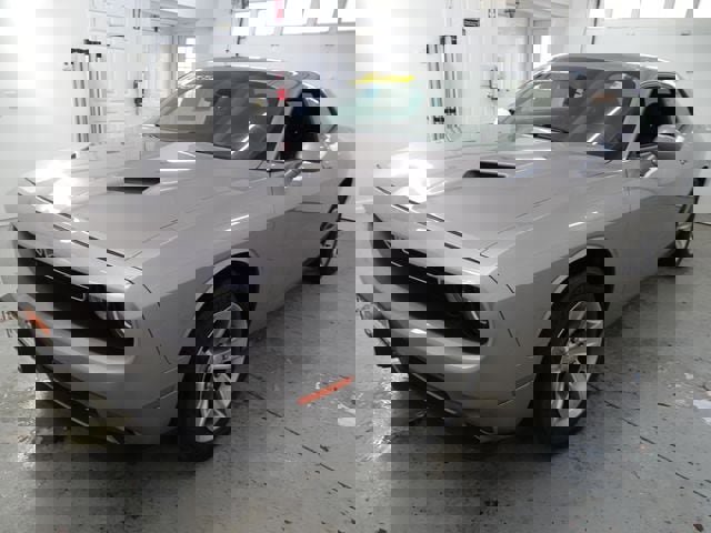 Used 2017 Dodge Challenger SXT image 15