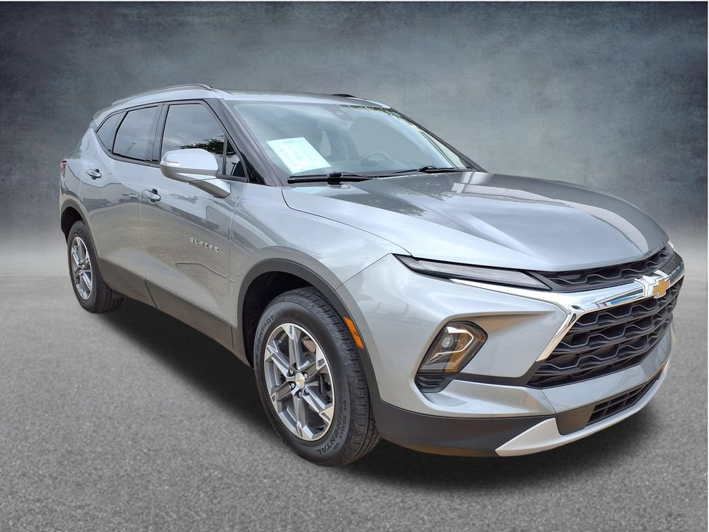 Used 2024 Chevrolet Blazer LT FWD image 4