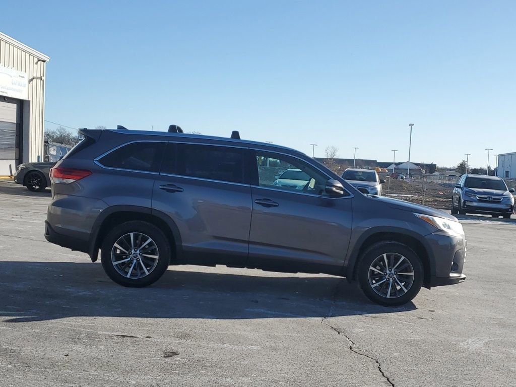 Used 2019 Toyota Highlander XLE image 10