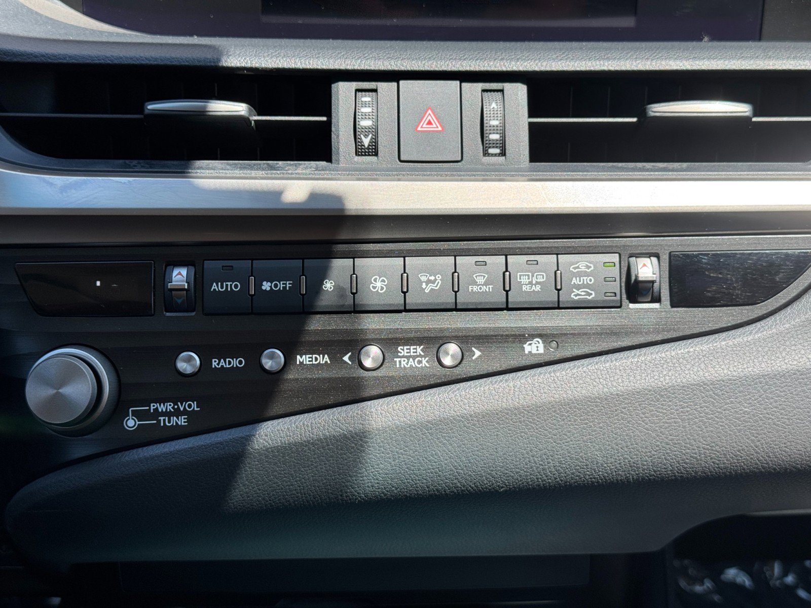 Used 2021 Lexus ES 300h w/ Accessory Package 2 FWD image 26