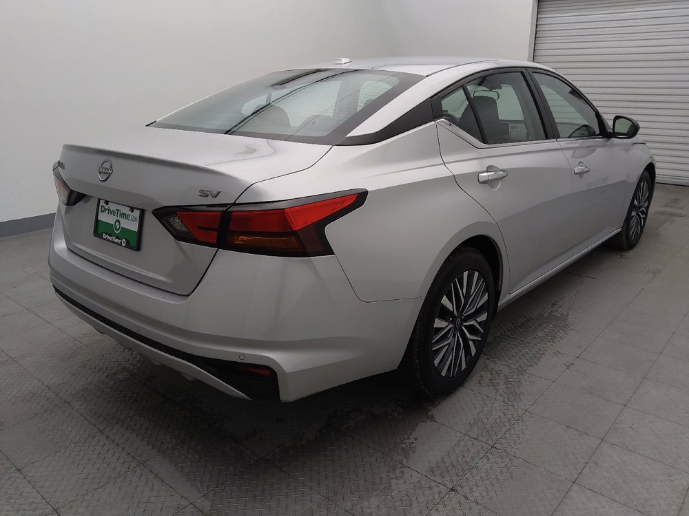 Used 2024 Nissan Altima 2.5 SV image 9