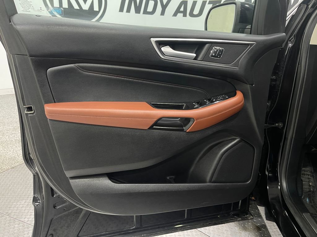 Used 2017 Ford Edge Titanium w/ Equipment Group 301A image 15