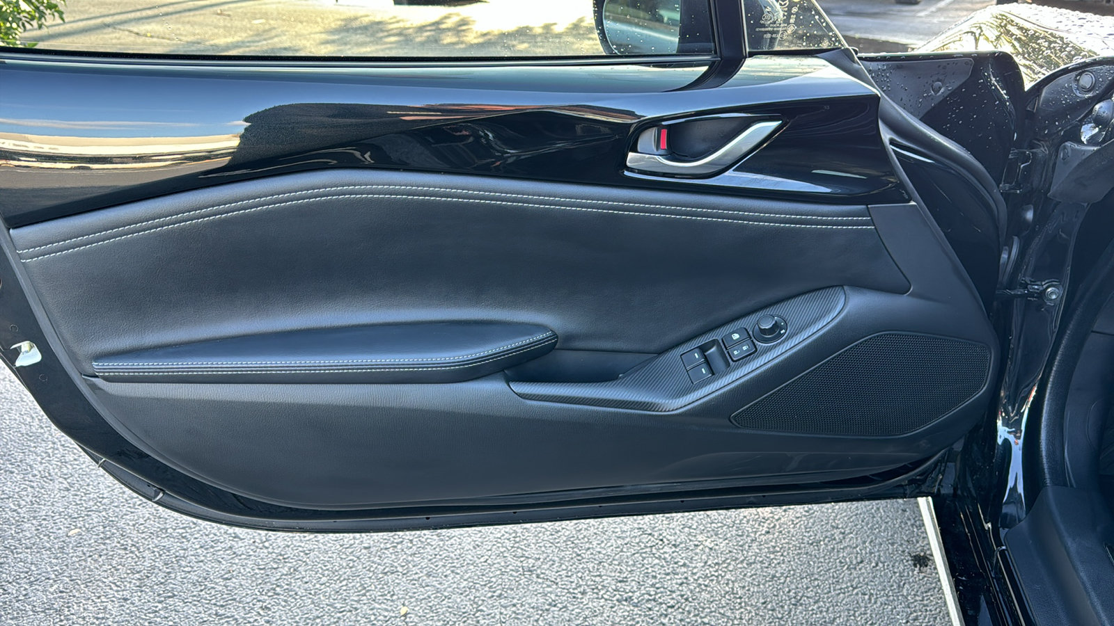 Certified 2025 MAZDA MX-5 Miata RF Grand Touring RWD image 11