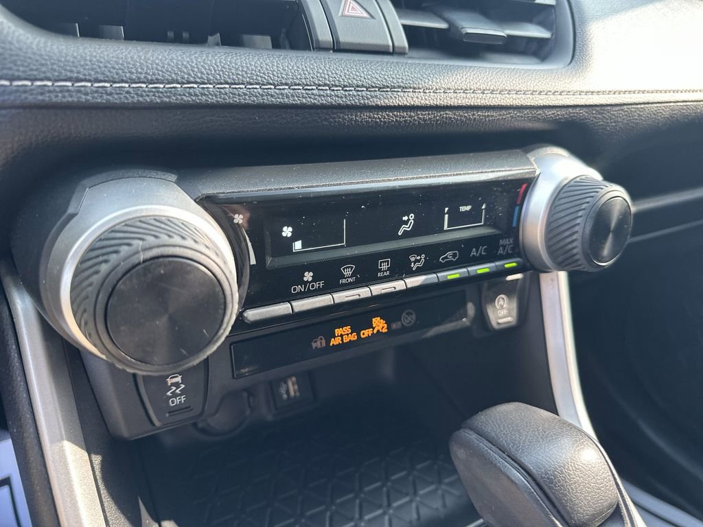 Used 2023 Toyota RAV4 LE image 18
