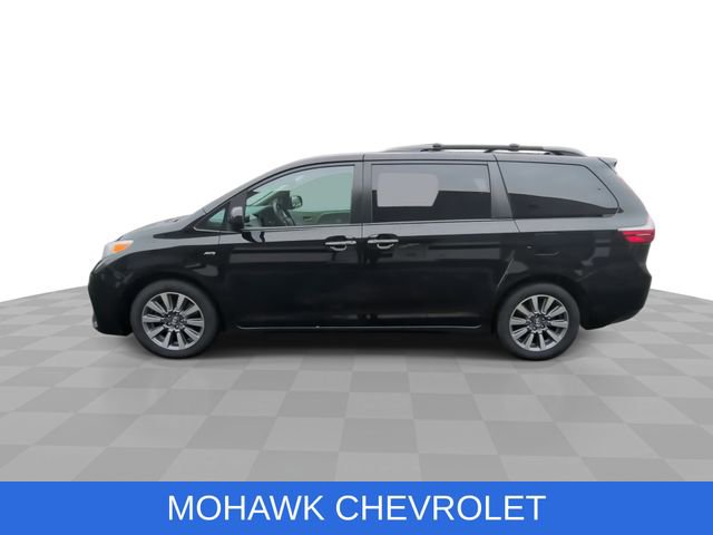 Used 2020 Toyota Sienna XLE image 6