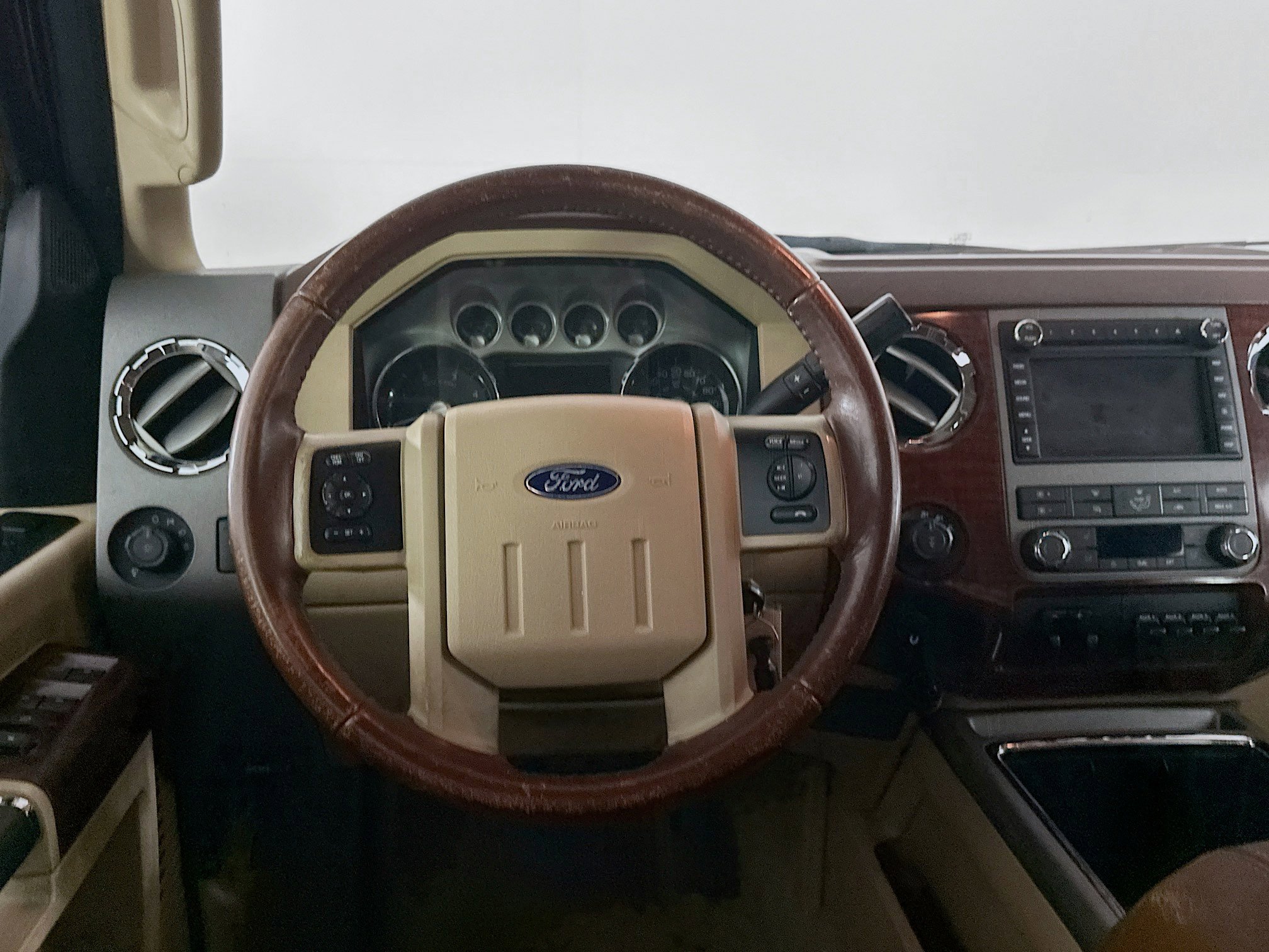 Used 2011 Ford F350 King Ranch w/ King Ranch w/Chrome Pkg AWD/4WD image 17