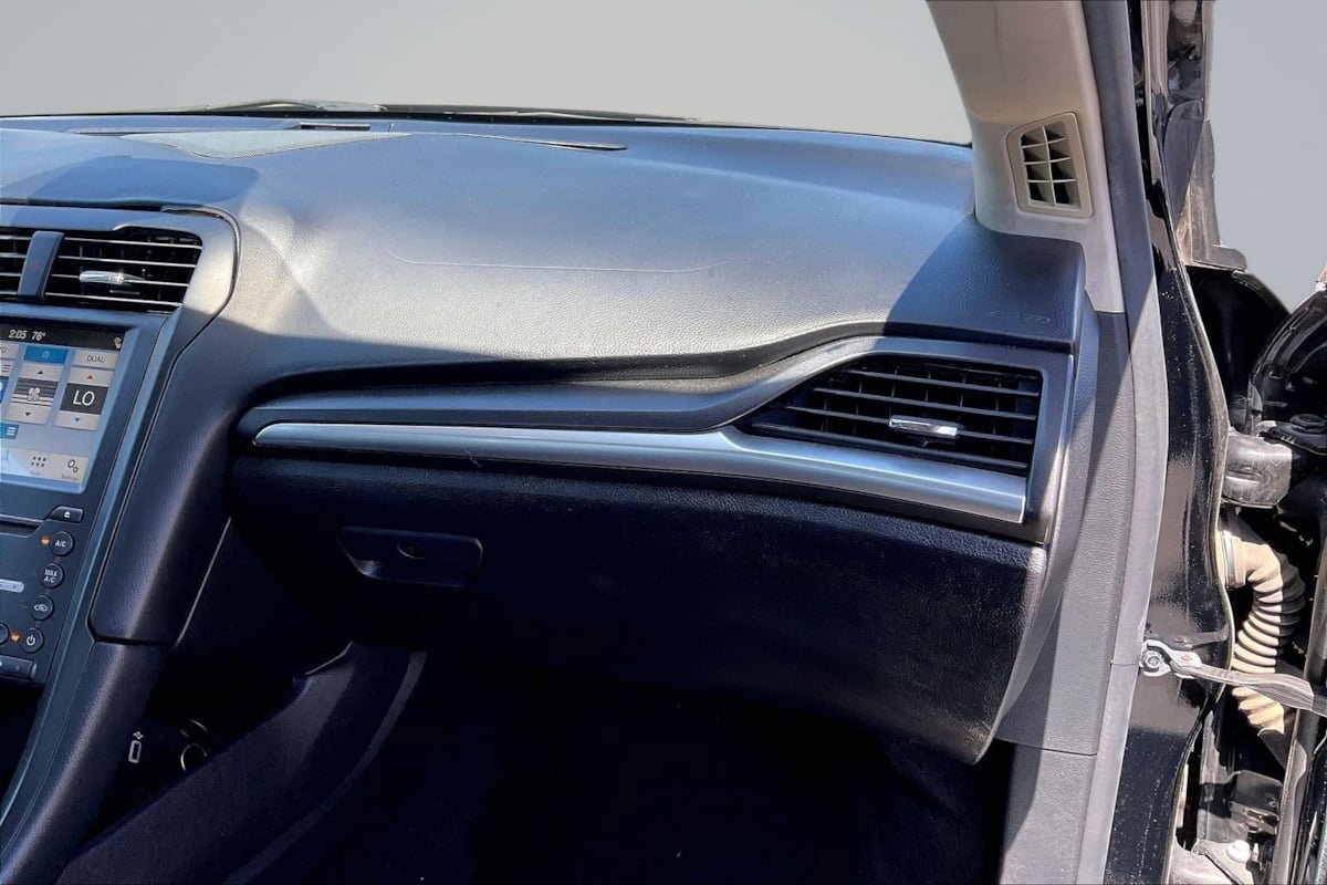 Used 2017 Ford Fusion Energi Titanium FWD image 17