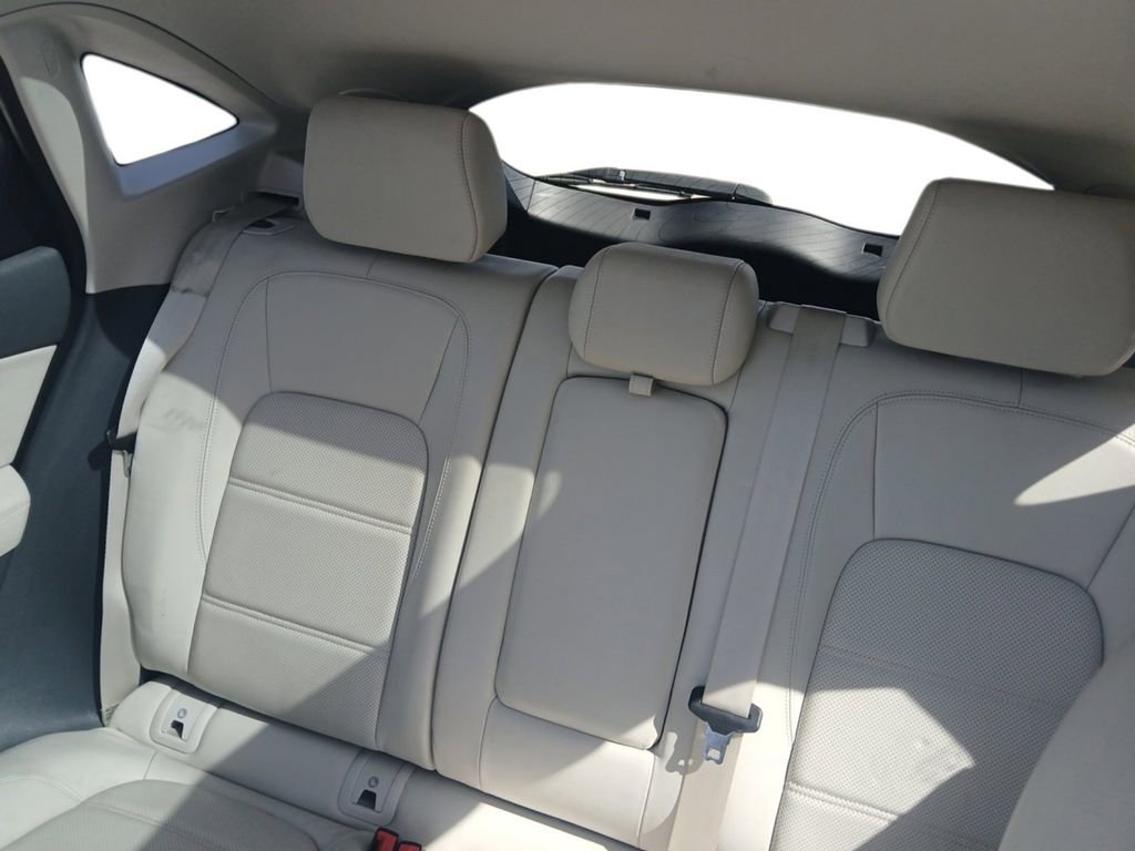 Used 2020 Jaguar E-PACE SE image 15
