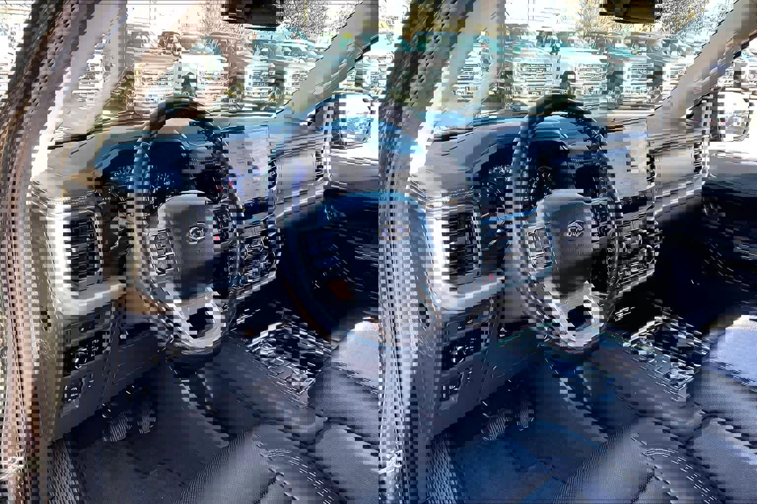 Used 2024 Ford Expedition Max XLT image 16