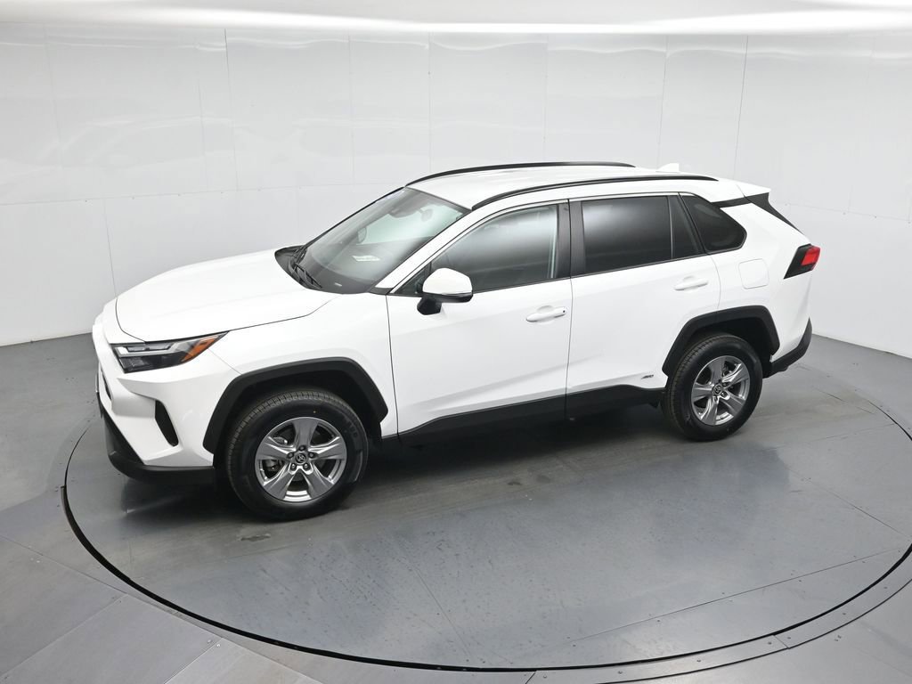 Used 2024 Toyota RAV4 LE image 43