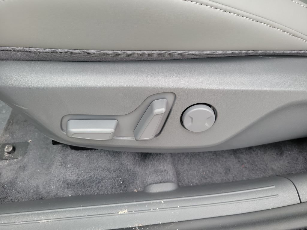 New 2027 Kia EV3 Wind FWD image 23