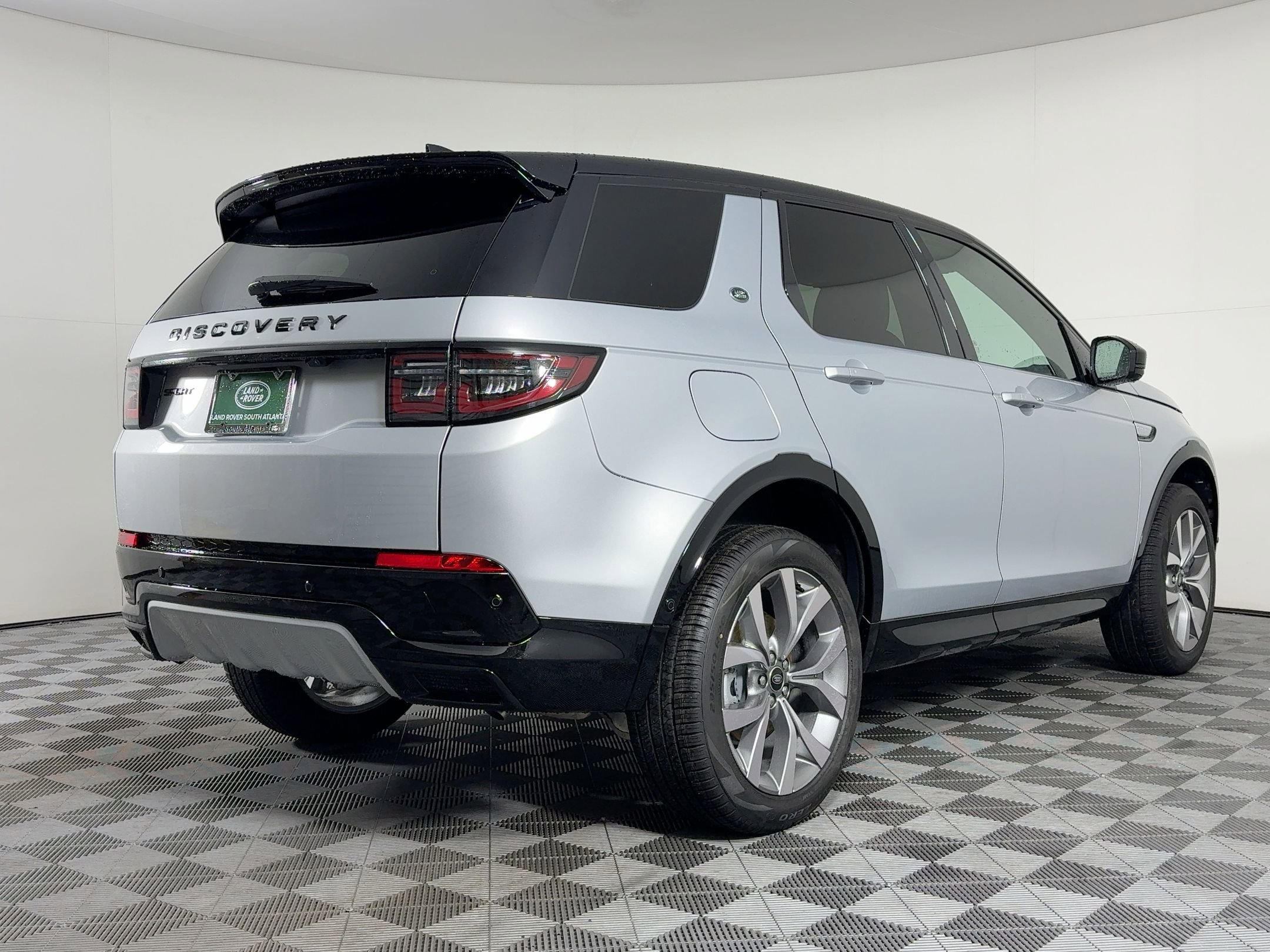New 2026 Land Rover Discovery Sport Landmark image 9