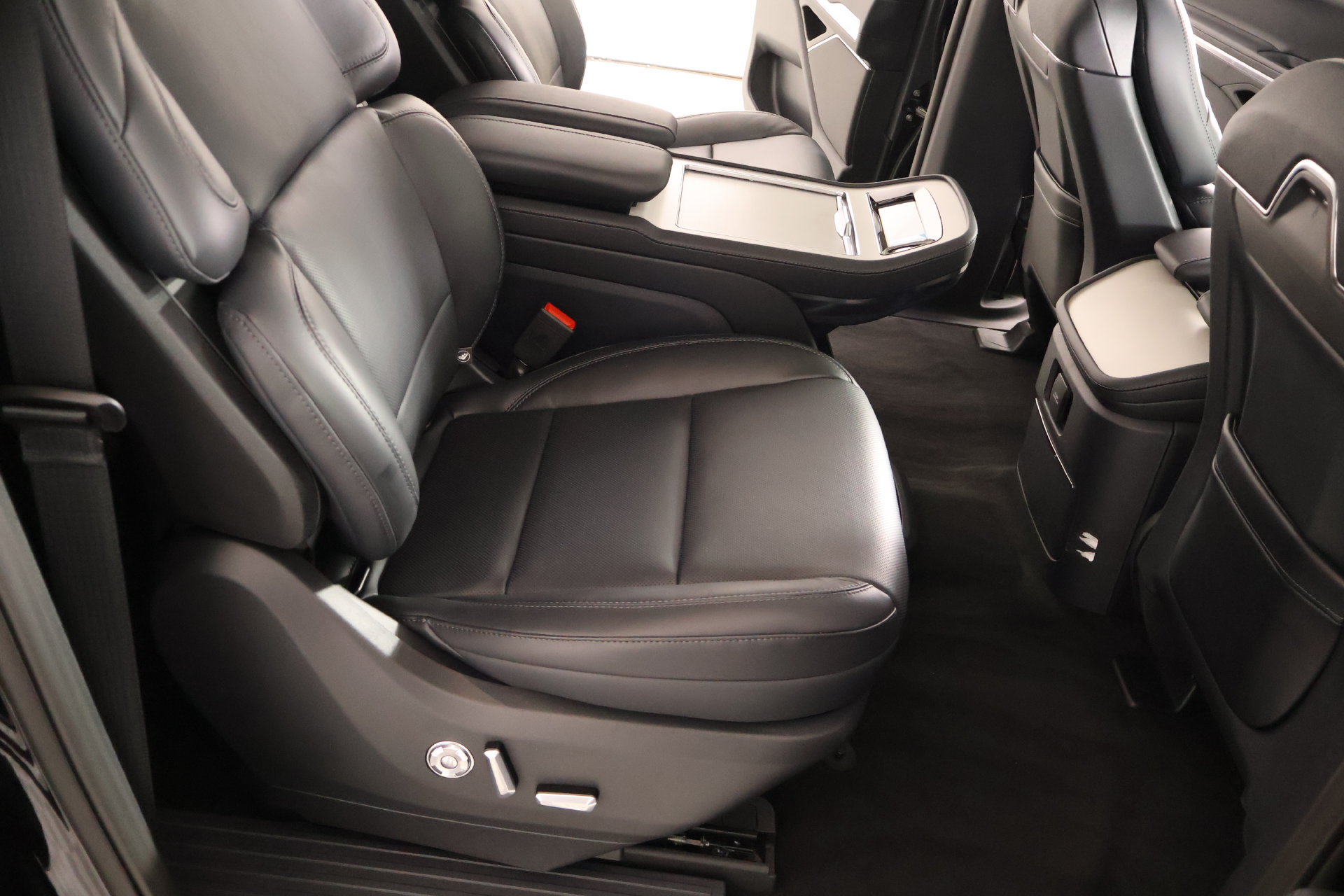 New 2027 Lincoln Navigator L Reserve AWD/4WD image 15