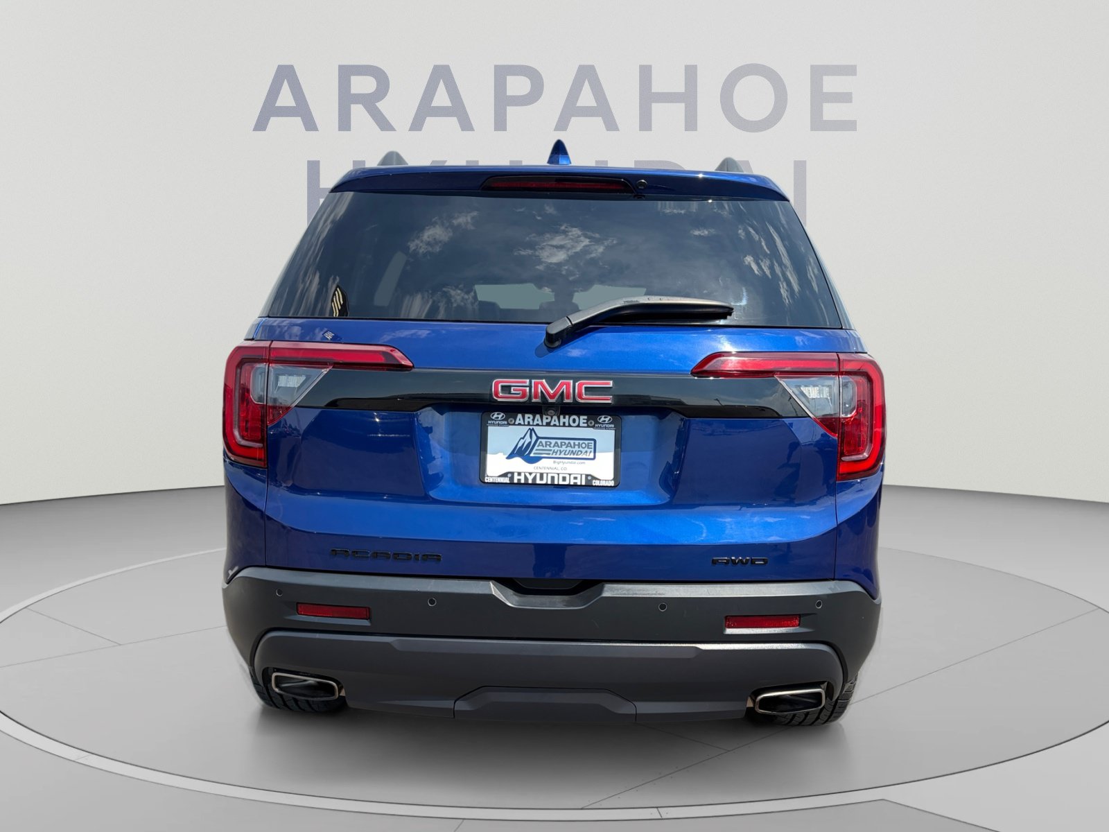 Used 2023 GMC Acadia SLE AWD/4WD image 4