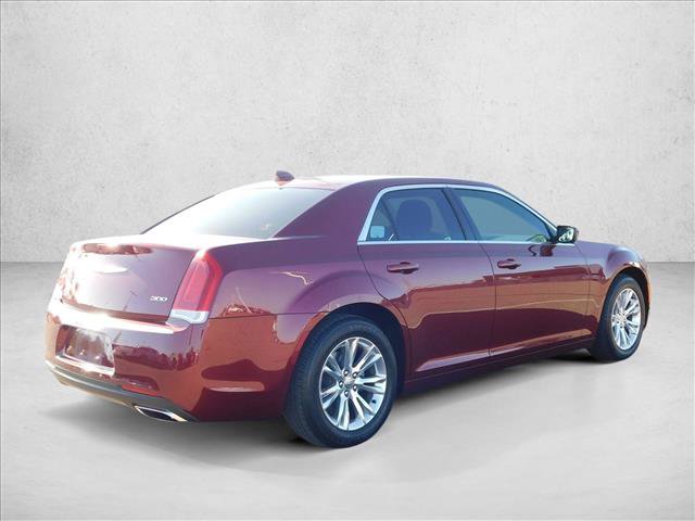 Used 2021 Chrysler 300 Touring w/ Driver Convenience Group RWD image 8