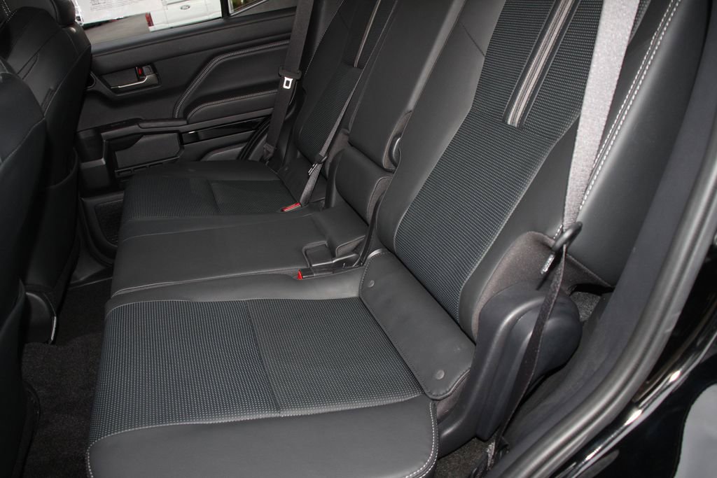 Used 2025 Toyota 4Runner Limited image 21