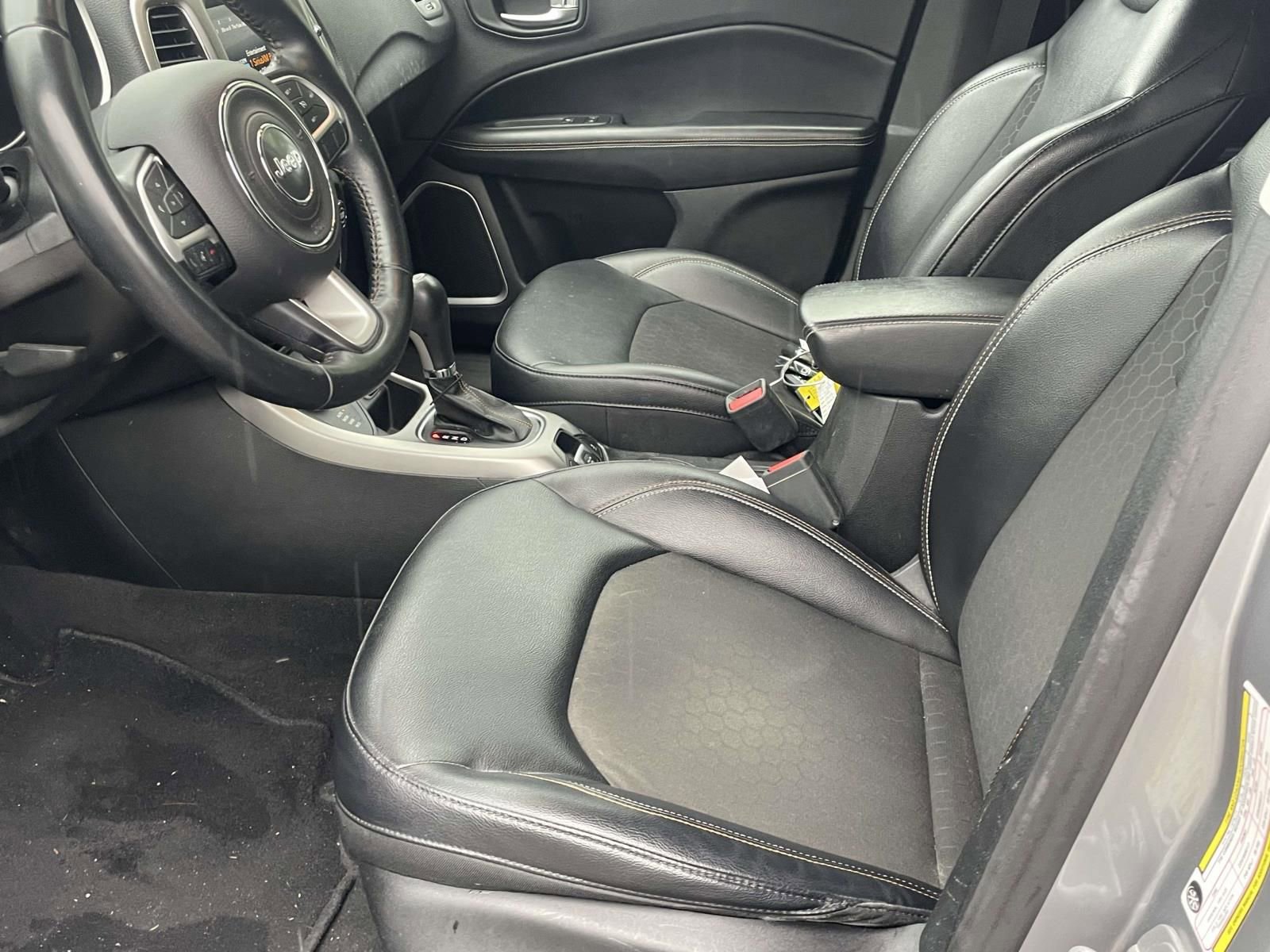 Used 2017 Jeep Compass Latitude w/ Popular Equipment Group AWD/4WD image 14