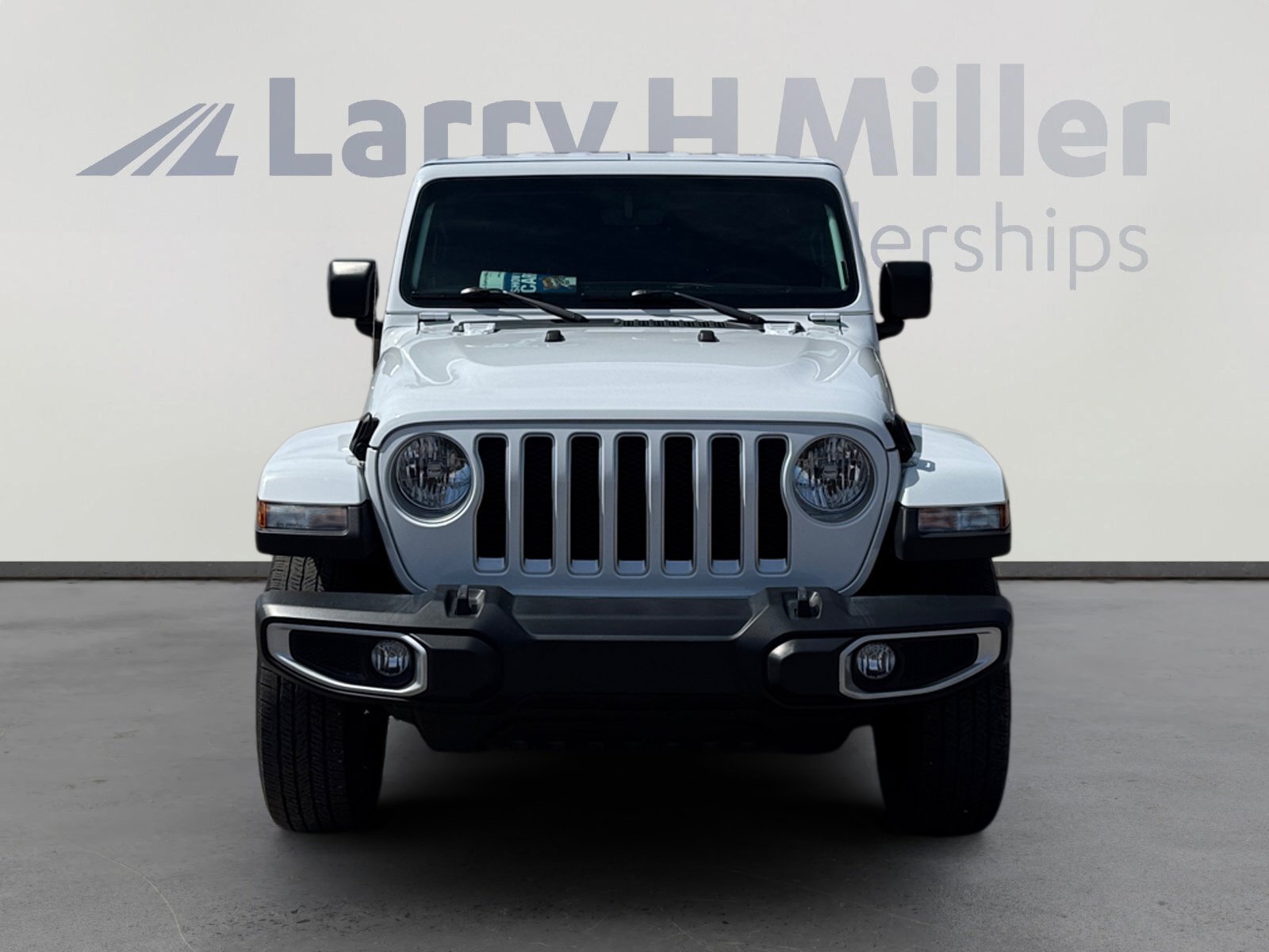 Used 2023 Jeep Wrangler Unlimited Sahara AWD/4WD image 8