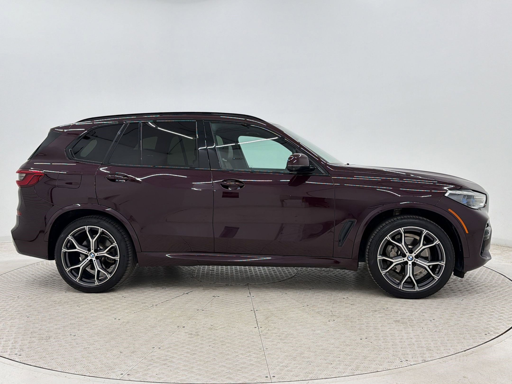 Used 2019 BMW X5 xDrive40i w/ M Sport Package AWD/4WD image 8