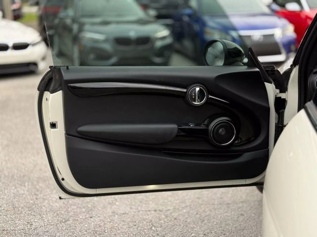 Used 2017 MINI Cooper 2-Door Hardtop image 11