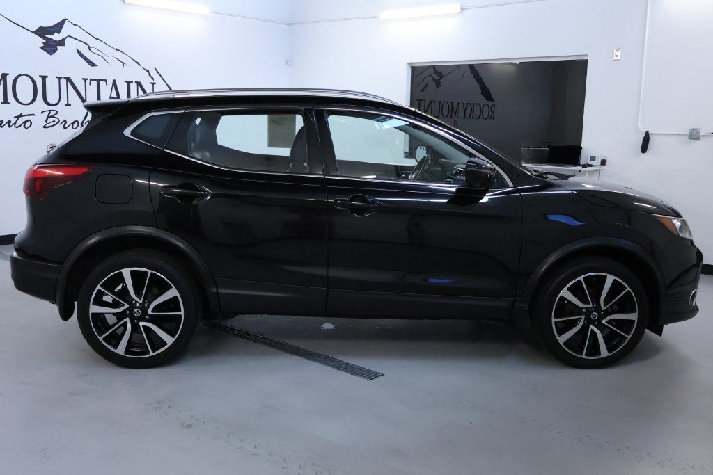Used 2018 Nissan Rogue Sport SL w/ SL Premium Package AWD/4WD image 9