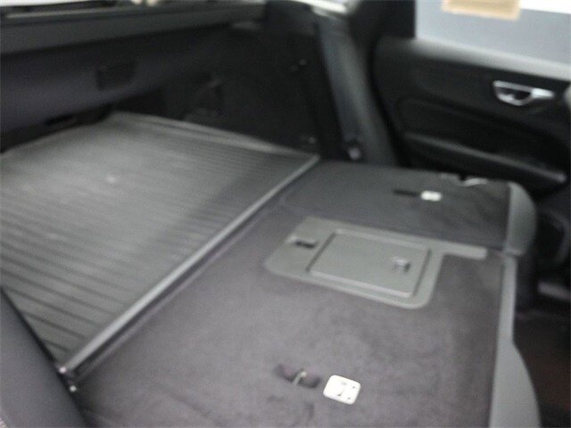 Certified 2023 Volvo XC60 B6 Ultimate w/ Protection Package Premier AWD/4WD image 27