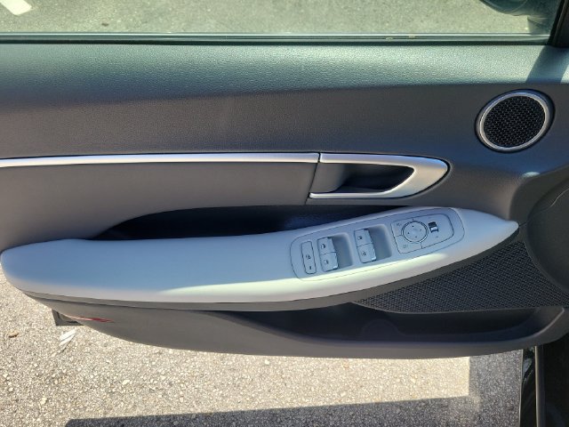 Used 2025 Hyundai Sonata SEL FWD image 15