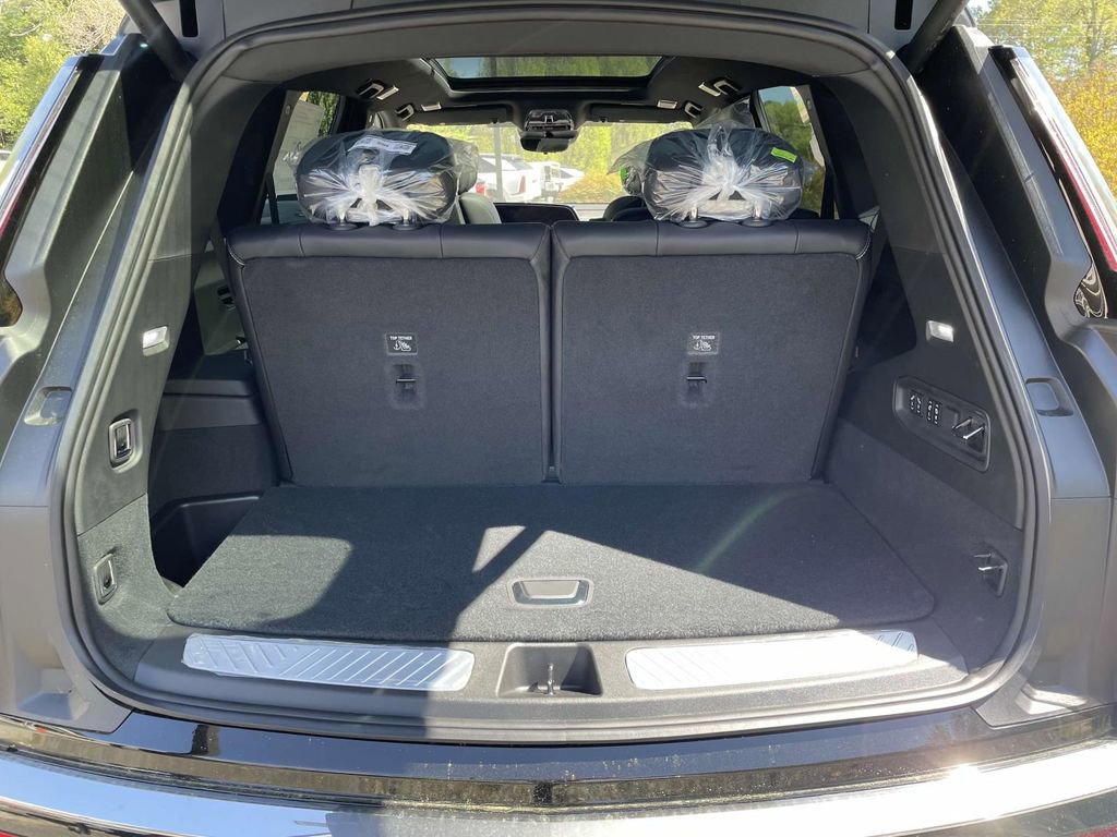 New 2026 Cadillac Vistiq Luxury image 10