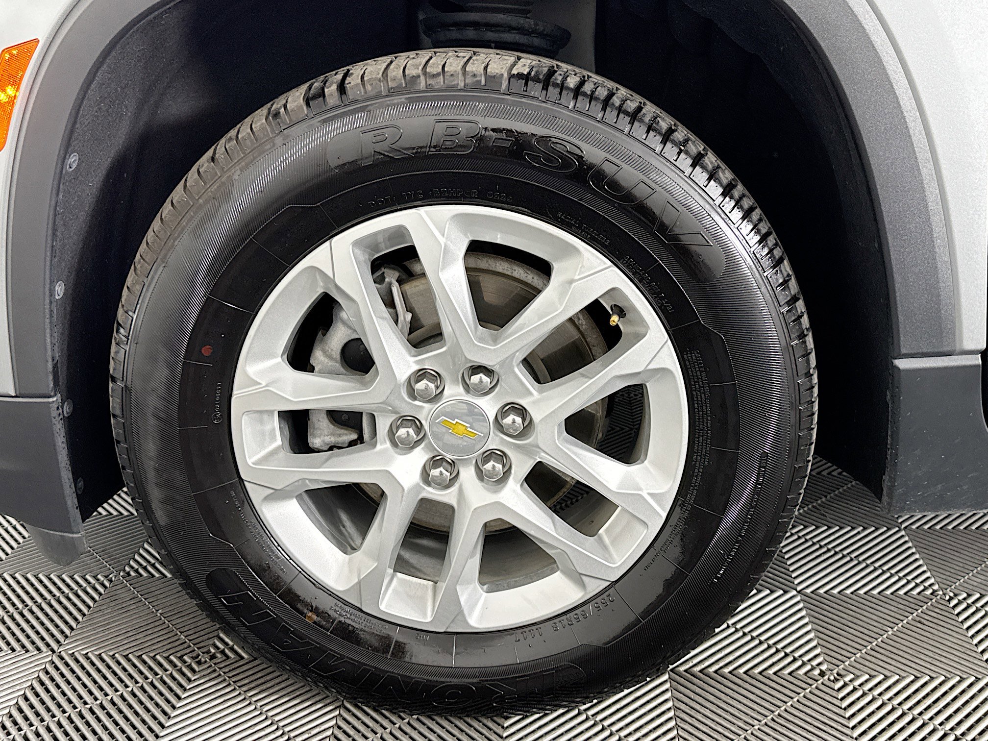 Used 2024 Chevrolet Traverse LS w/ Safety Package image 37