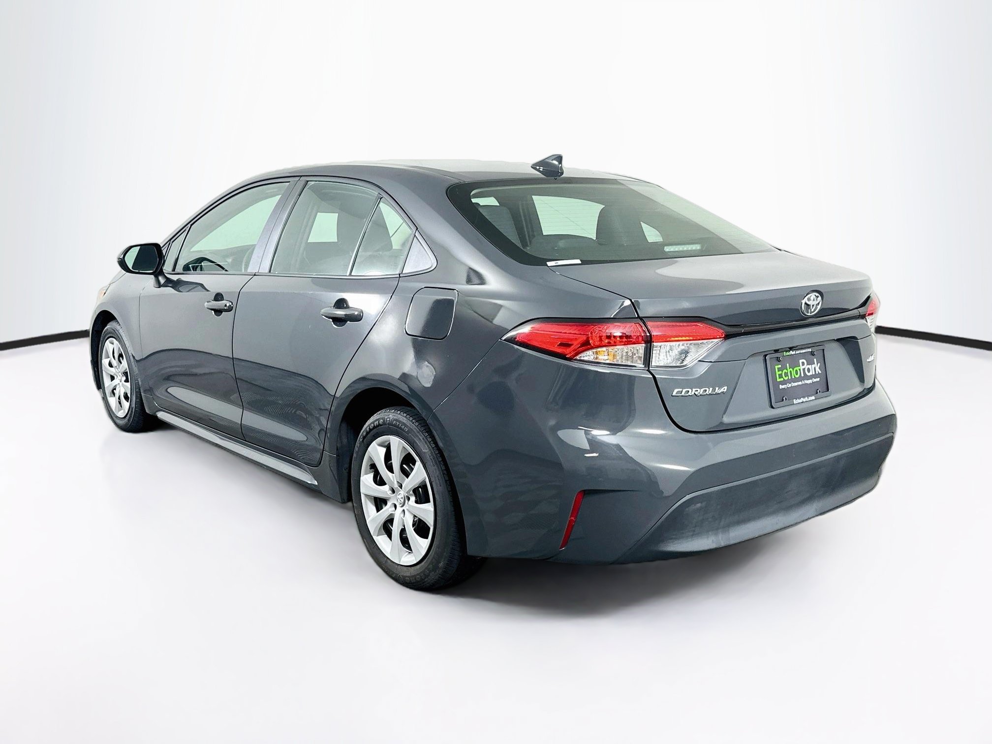 Used 2025 Toyota Corolla LE FWD image 5
